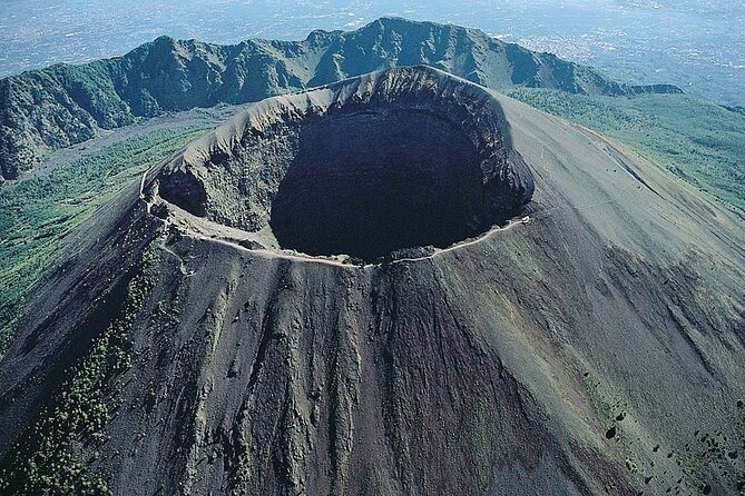 Half-Day Mount Vesuvius of Pompeii Tour by Bus - Exploring Mount Vesuvius