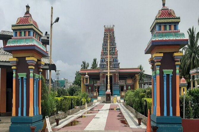 Half Day Nadi Historical and Cultural Tour With Village,Temple,Gardens&Markets - Meeting and Pickup