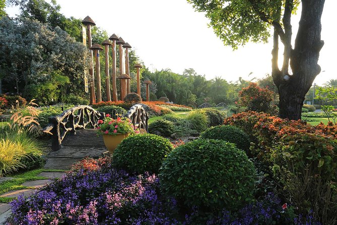Half Day Phra That Doi Kham Temple and Royal Park Rajapruek (Private Tour) - Wat Phra That Doi Kham