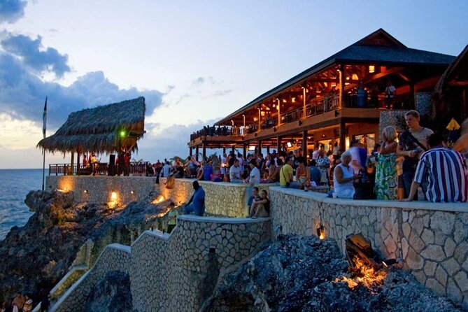Half-Day Private Guided Ricks Café & Negril Seven Mile Beach Tour - Ricks Café Experiences