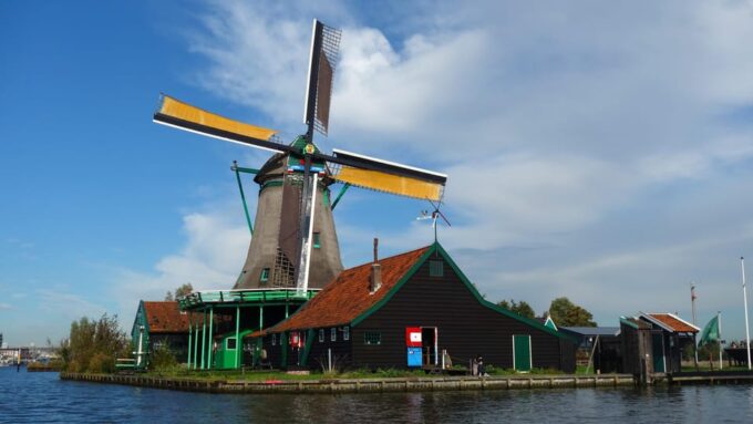 Half-Day Private Guided Sightseeing Tour of Zaanse Schans - Meet Local Millers