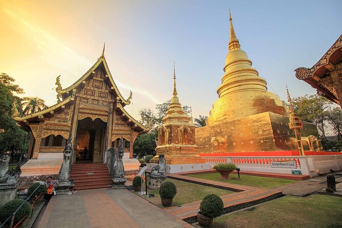 Half-Day Private Night Tour by Tuk Tuk in Chiang Mai City - Three Kings Monument