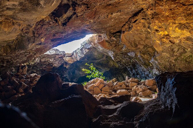 Half Day Private Tour: Caves and Volcanic Refuges - Inclusions