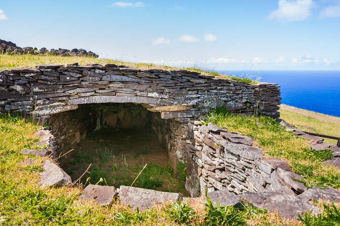 Half Day Private Tour: Rano Kau and Orongo the City of Kings - Exploring Orongo