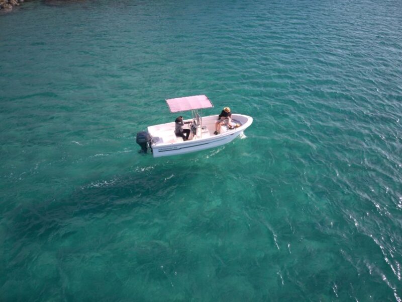 HALF-DAY PRIVATE TOUR WITH BOAT TO KOUTSOMITI, KOUNOUPA, AND THE RED ROCK - Boat Specifications
