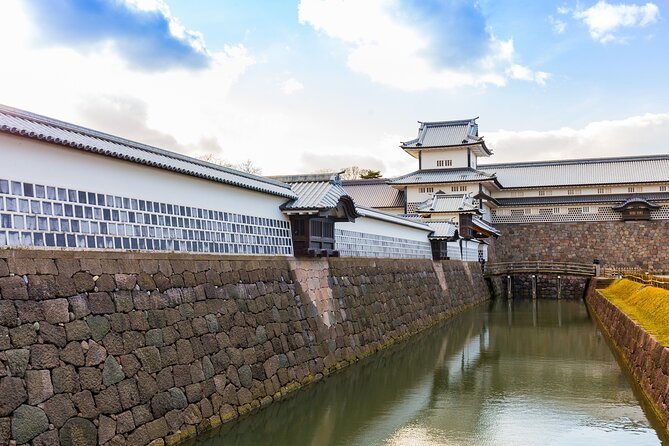 Half Day Private Tour With Photoshoot by Photographer in Kanazawa - Pickup