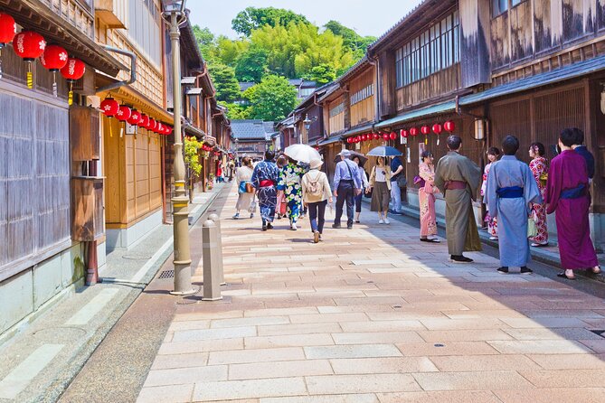 Half Day Private Tour With Photoshoot by Photographer in Kanazawa - Booking and Cancellation