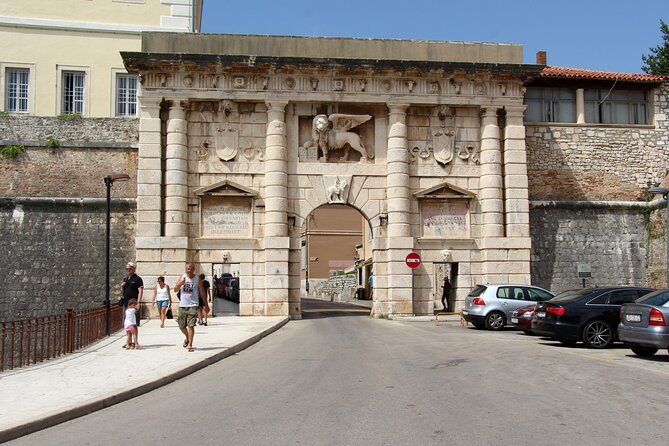 Half Day Private Walking Tour in Zadar With a Local Guide - Visiting the Archeological Museum