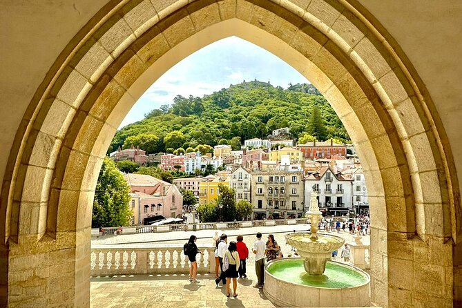 Half Day Shared Tour to Sintra With Licensed Guide - Key Points