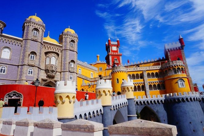 Half-Day Sintra and Pena Palace Tour From Lisbon With Small-Group - Meeting Point and Pickup