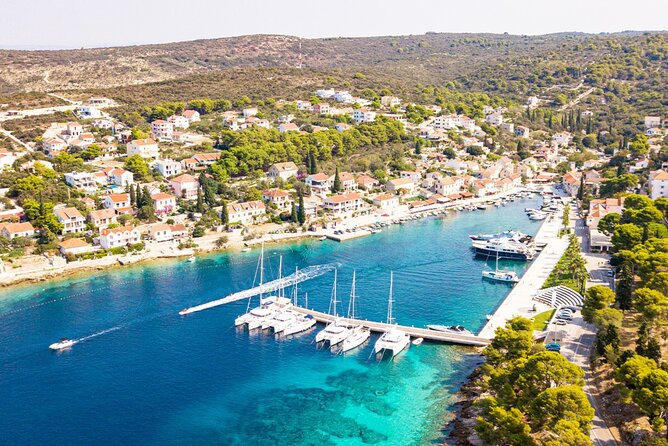 Half Day Speedboat Tour to Solta Island & Blue Lagoon From Trogir - Exploring Solta Island