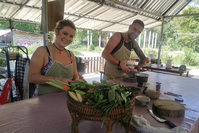 Half Day Thai Cooking Class in Ao Nang, Krabi - Class Features and Inclusions