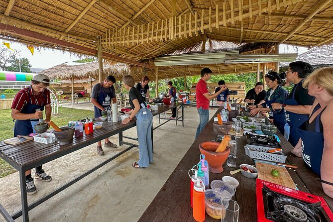 Half-Day Thai CookingClass at A Roi Dee Organic Farm in ChiangMai - Mastering Iconic Thai Dishes