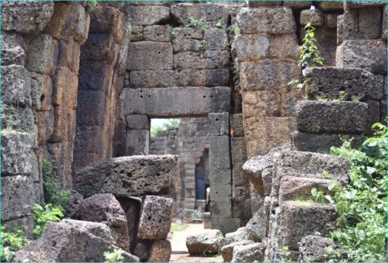 Half-Day Tour of Tonle Bati and Ta Prohm Temples - Price and Duration