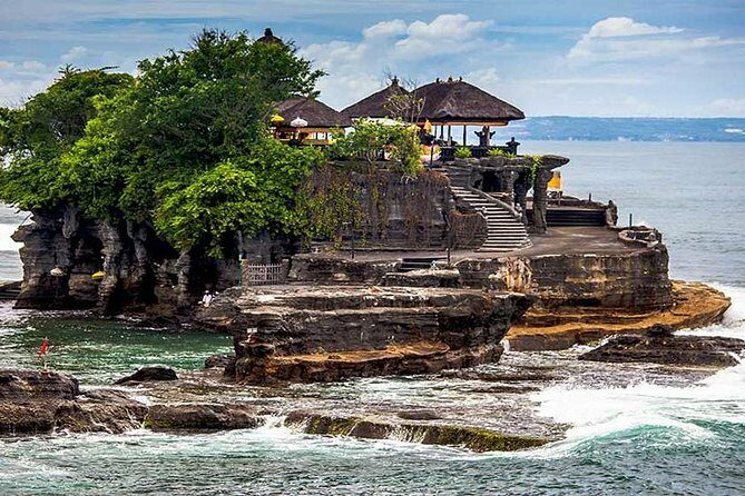 Half Day Tour: Tanah Lot Sunset & Taman Ayun Temple Included Entrance Ticket - An In-Depth Look at What This Tour Offers