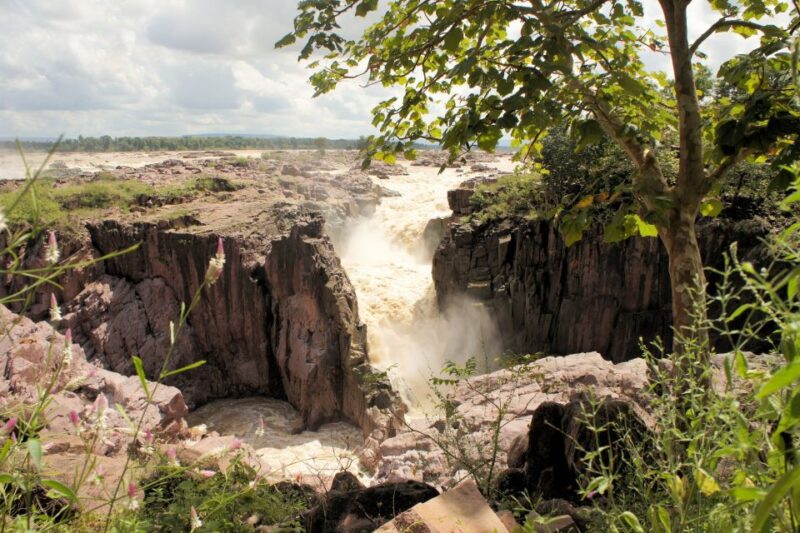 Half-Day Tour to Raneh Waterfalls and Khajuraho Temples - Customer Feedback