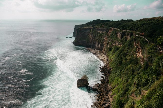 Half-Day Tour: Uluwatu Temple and Kecak Fire Dance Show - Exploring Uluwatu Temple