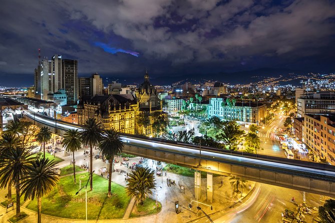 Half Day Transformation Tour and Comuna 13 in Medellin - Exploring Comuna 13