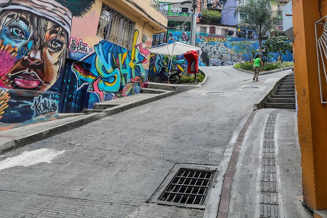 Half Day Transformation Tour and Comuna 13 in Medellin - Pricing and Reviews