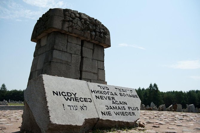 Half Day Treblinka Death Camp Small Group Tour From Warsaw With Lunch - Small Group Experience