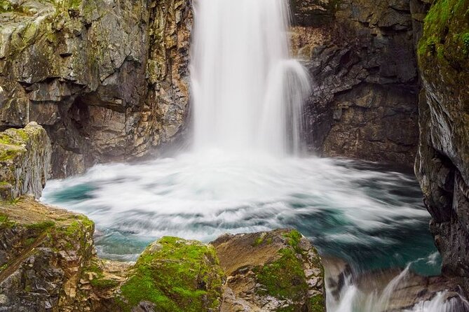 [Input TEXT TRANSLATED INTO English]:Half Day Trip in Hida-Osaka Waterfall - Getting to the Waterfall