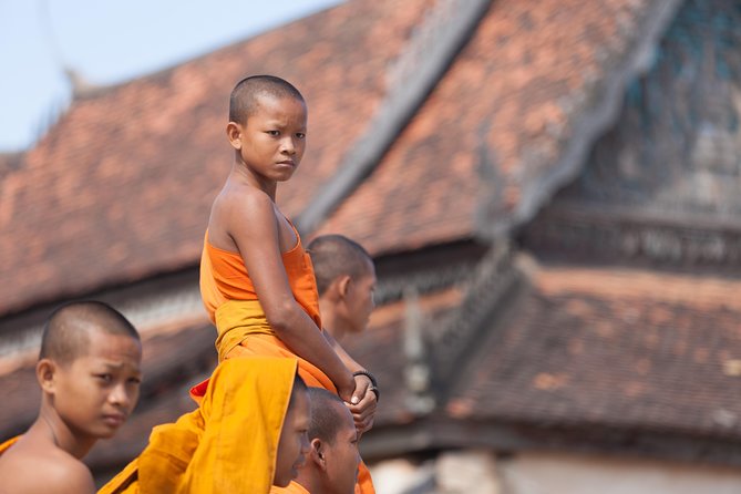 Half Day War Museum Siem Reap Killing Fields and Artisans Angkor - Visiting the War Museum