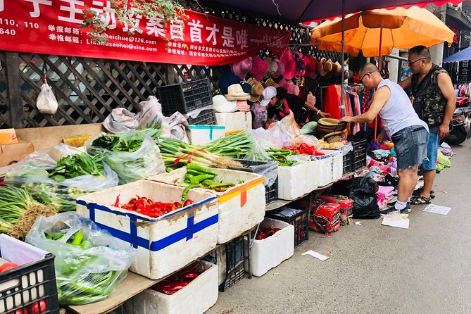 Half-Day Xian Biang Biang Noodles Cooking Class With Spice Market Visit - Meeting Point and Accessibility