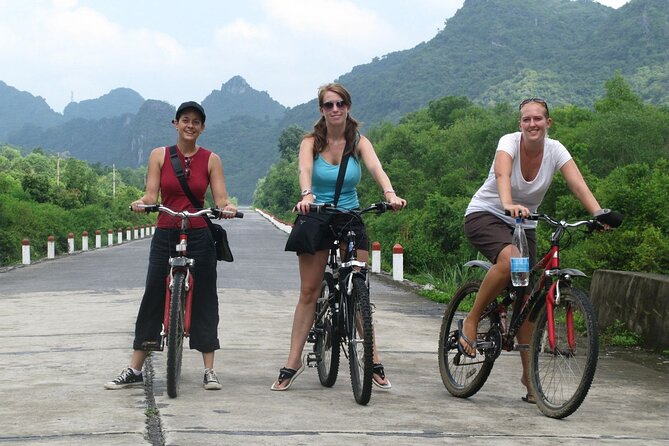 Halfday Trekking Cat Ba Butterfly Valley (More Intense) - Dining Options