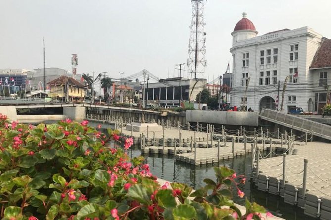 Halfday Trial of Old China Town With FREE SNACK & SOUVENIR - Pickup and Drop-off