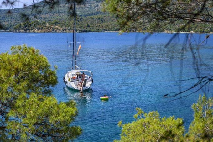 Halkidiki: Private Sailing Yacht Cruise Swim in Blue Waters - Swimming and Snorkeling