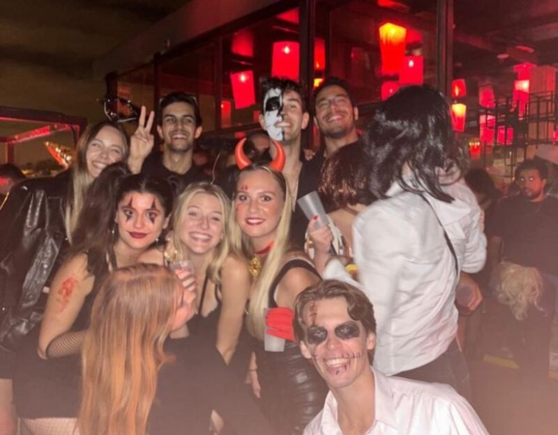 Halloween Haunts: Lisbon Pub Crawl Experience - Dress Code and Meeting