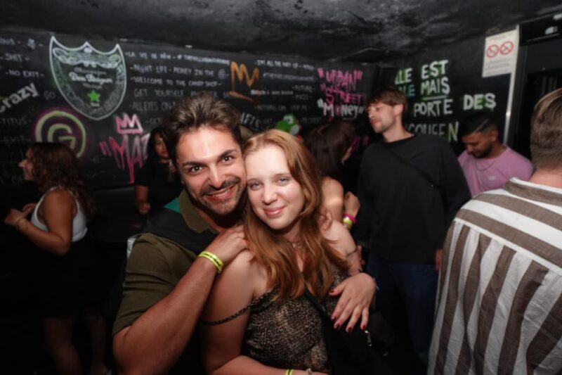 Halloween Party : Pub Crawl Nice With 5 Free Shots and Masks - Key Points