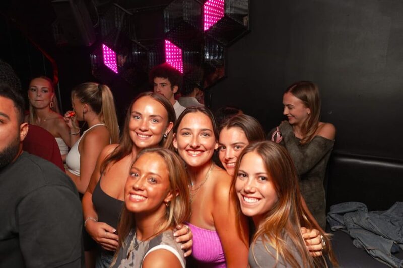 Halloween Party : Pub Crawl Nice With 5 Free Shots and Masks - Exclusive Offers and Amenities