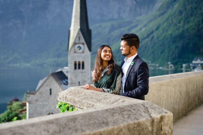 Hallstatt: 2-Hour Guided Walking Tour With Photographer - Historic Town Center