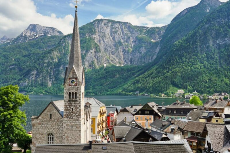 Hallstatt: City Exploration Game and Tour - Using the World City Trail App