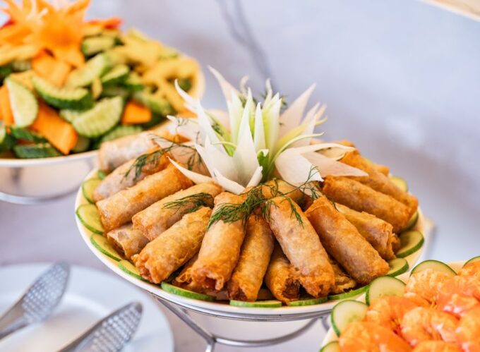 Halong: 5-Star Day Cruise, Buffet Lunch, Kayaking & 2 Caves - Sunset Party Festivities