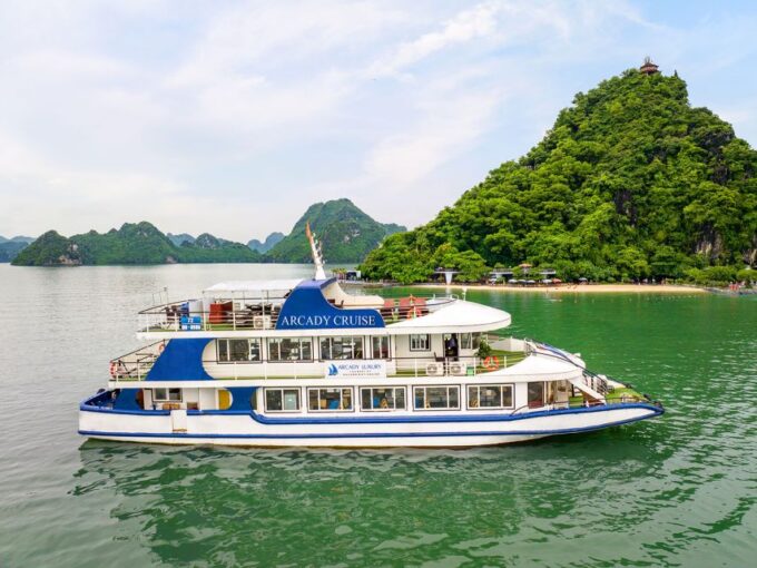 Halong: 5-Star Day Cruise, Buffet Lunch, Kayaking & 2 Caves - Disembarkation at Tuan Chau