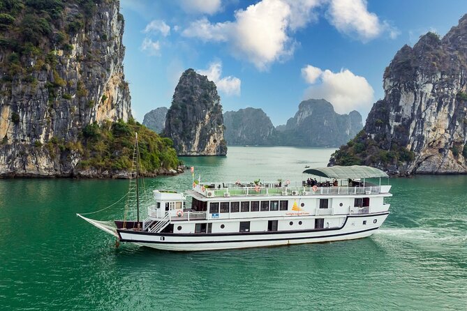 Halong Bay 2D1N Traditional Boat All Inclusive Suppring Cave,Titop,Luon Cave - Included Amenities