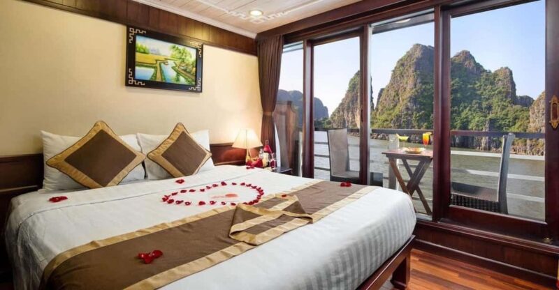 Halong Bay: 4-Stars Luxury Tour Ha Long Bay 2D1N Tour - Key Points