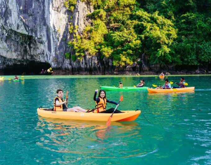 Halong Bay 5* Cruise With Buffet, Cave Explore& Titop Island - Meeting Point and Check-in