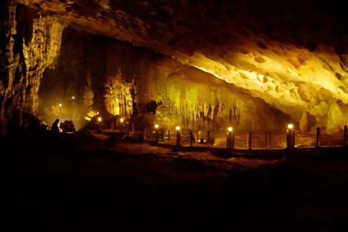 Halong Bay 6 Hours Deluxe Cruise Trip, Lunch, Kayaking, Swim - Swimming and Hiking