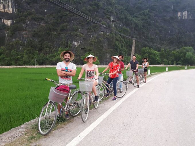 Halong Bay and Ninh Binh 2-Day Cultural Tour - Accommodation and Dining