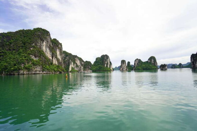 Halong Bay Cruise With Lunch - Scenic Views and Attractions