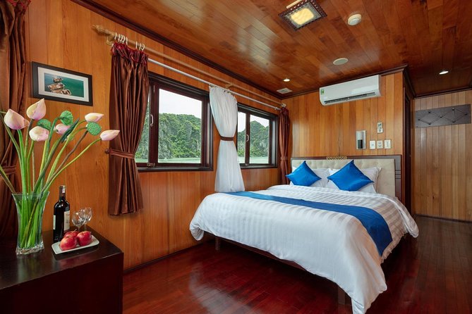 Halong Bay Deluxe Cruise 2 Days/ 1 Nights: Full Meals, Kayaking & Swimming - UNESCO World Heritage Site Exploration