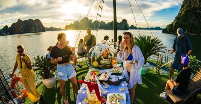 Halong Bay Full Day Tour 6 Hour Cruise Buffet Lunch - Cruise Experience