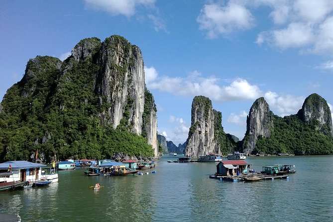 Halong Bay Full Day Tour With Kayaking and Seafood Lunch From Hanoi - Tour Itinerary and Capacity