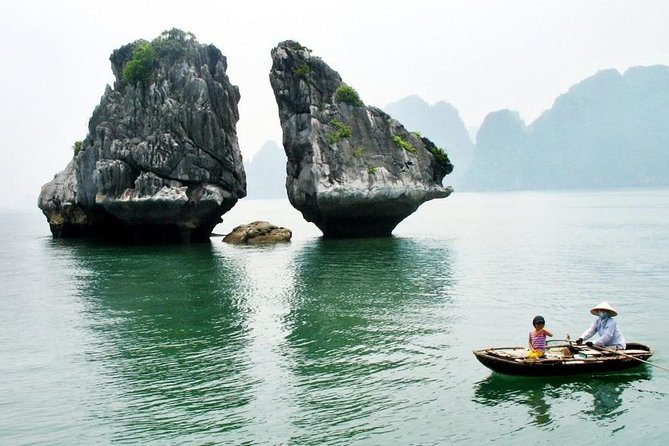 Halong Bay Full Day With Kayaking, Hiking Viewpoint, Cave - Deluxe to Luxury - Titop Island Hike