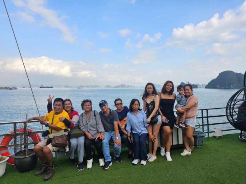 Halong Bay Luxury Day Tour Buffet Lunch,Small Group, Kayak - Exploring Sung Sot Cave