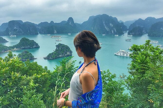 Halong Bay Overnight Cruise With Water Activities - Vessel Amenities and Features