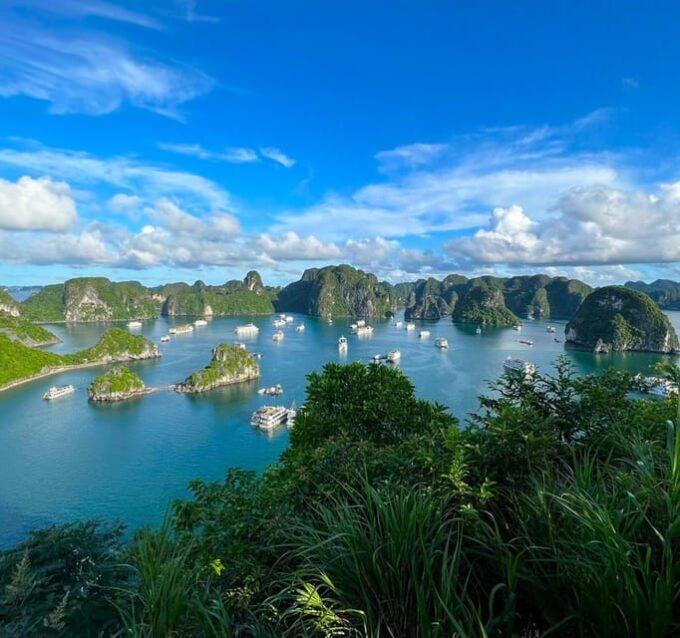 Halong Full Day Cruise: Kayak, Cave, Lunch, Beach & Island - Getting to the Starting Location